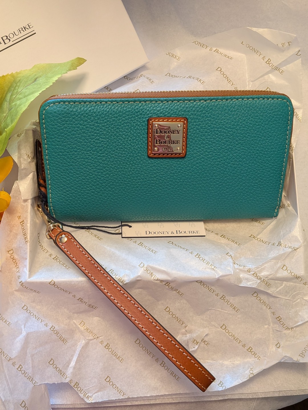 Nwt! Dooney & Bourke Spearmint Pebble Leather Zip-Around Wallet